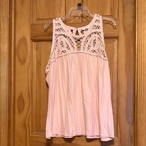 Women’ Plus Sleeveless Shirt With Crochet Top Size XXL(20) Light Peach
